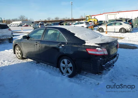 2010 Toyota Camry Se z USA, uszkodzony, nr VIN 4T1BF3EK3AU050531